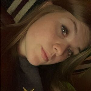 Meet your Posher, Caitlin